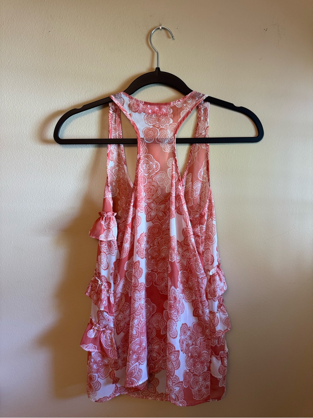 ELLE Floral Ruffle Tank - Picture 2 of 4